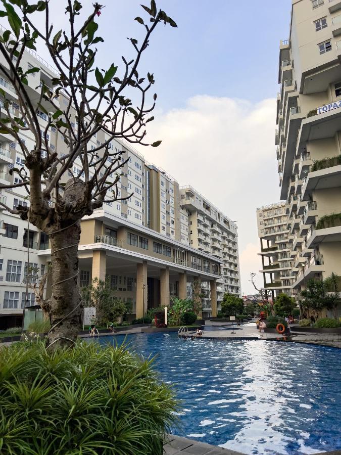 R30 Apartemen Gateway Pasteur 2Br Daymentroom Бандунг Екстериор снимка